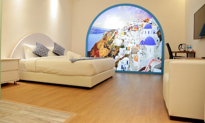 Top Holiday Hotel เซอรีเคมบางัน ภายนอก รูปภาพ