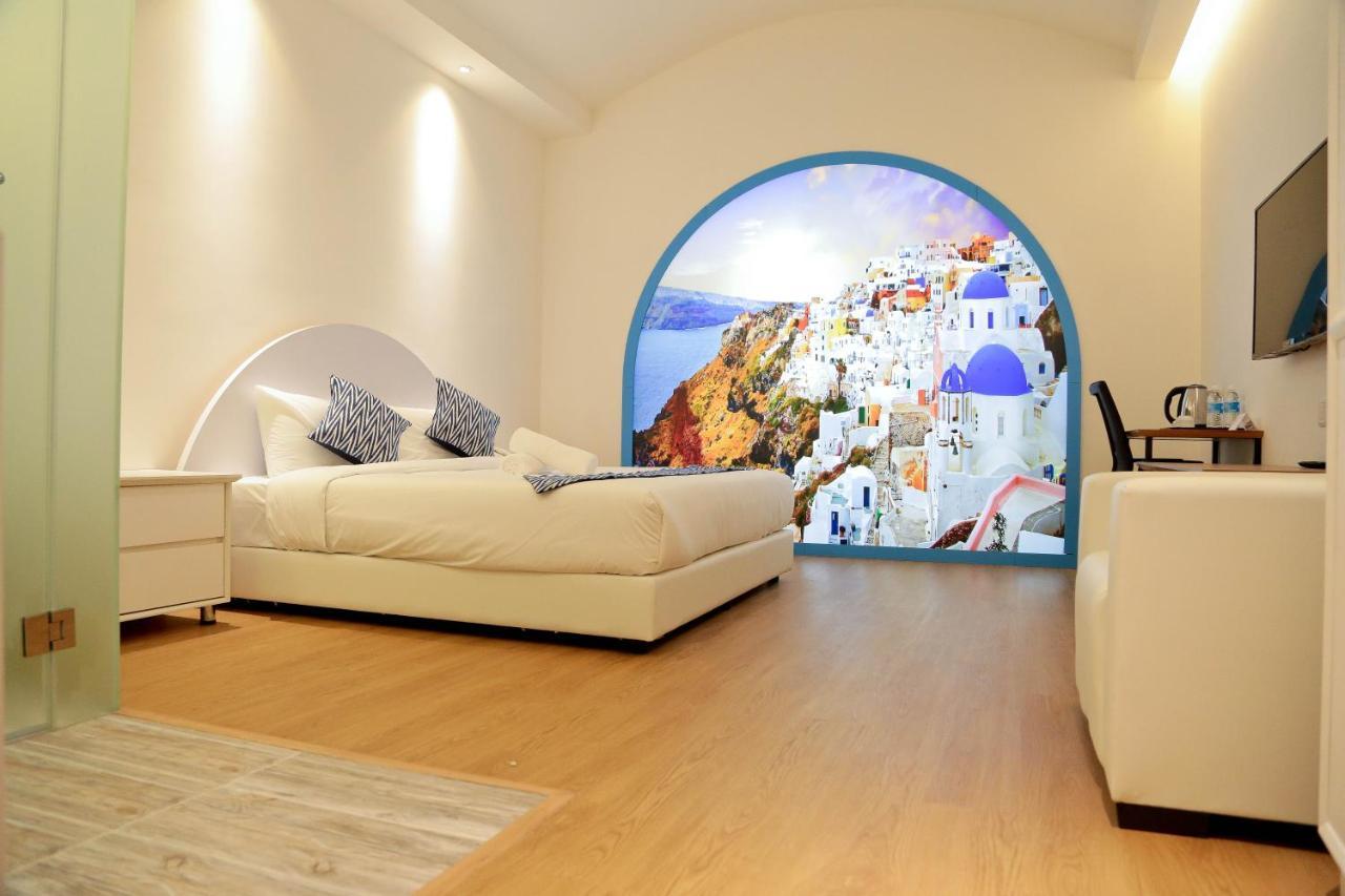 Top Holiday Hotel เซอรีเคมบางัน ภายนอก รูปภาพ